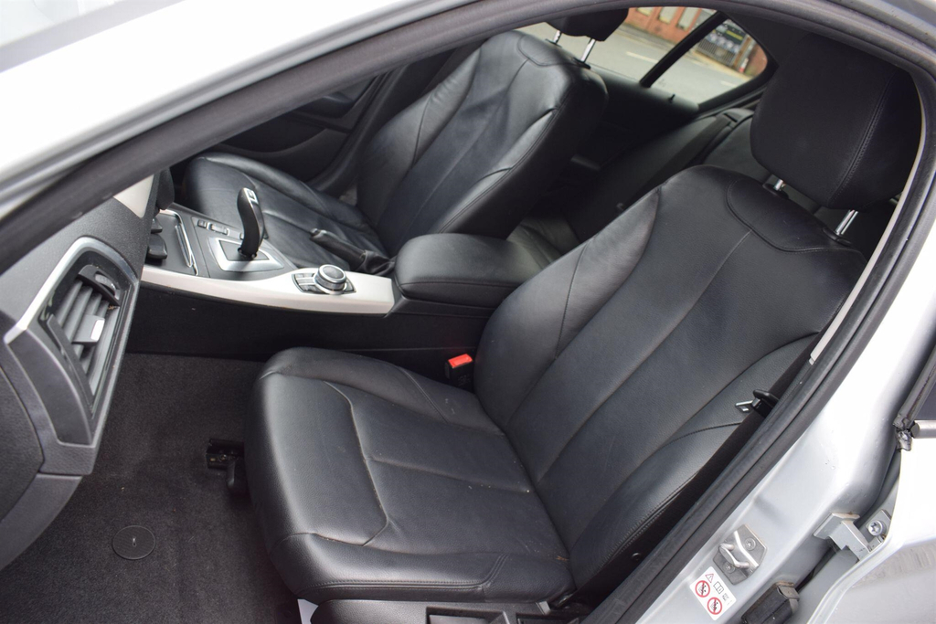 BMW 1 Series Hatchback Black #22