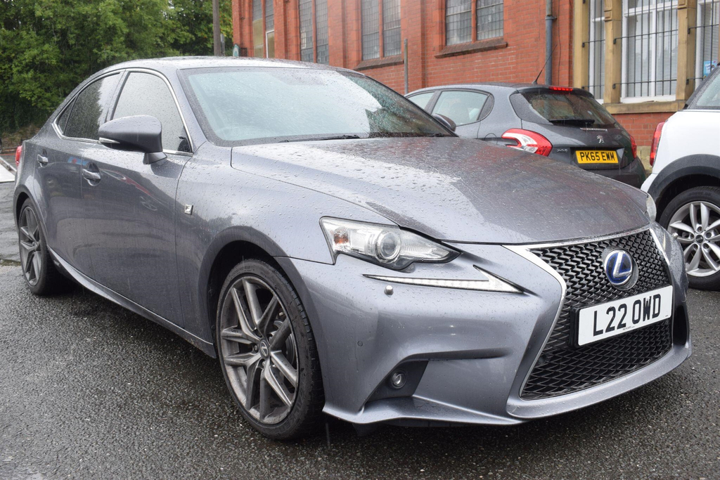 Lexus IS Hybrid White #16
