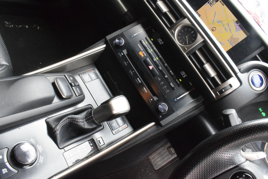 Lexus IS Hybrid White #28