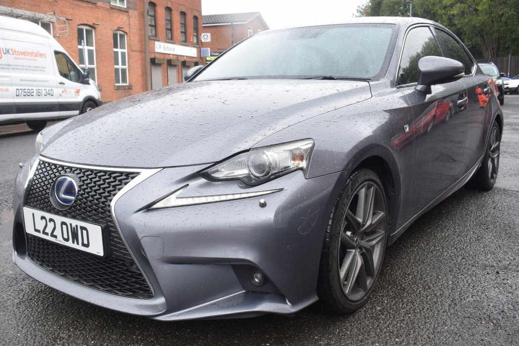Lexus IS Hybrid White #18