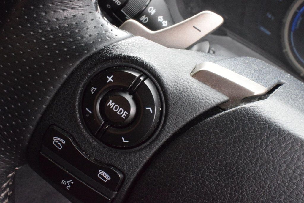 Lexus IS Hybrid White #46