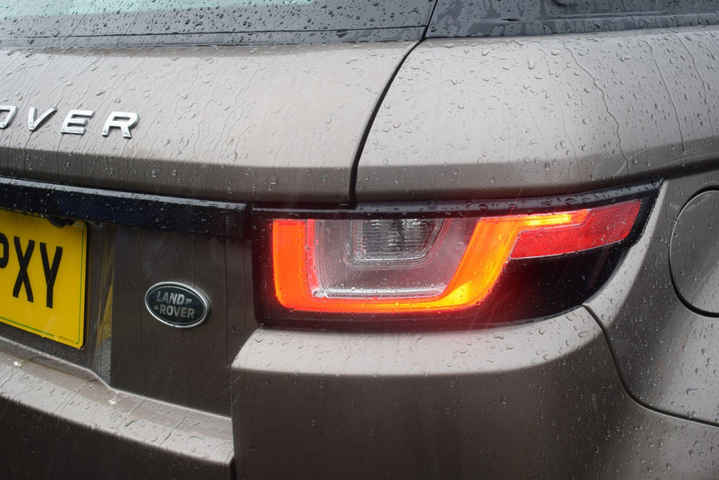 Land Rover Range Rover Evoque 2L Se Tech White #18