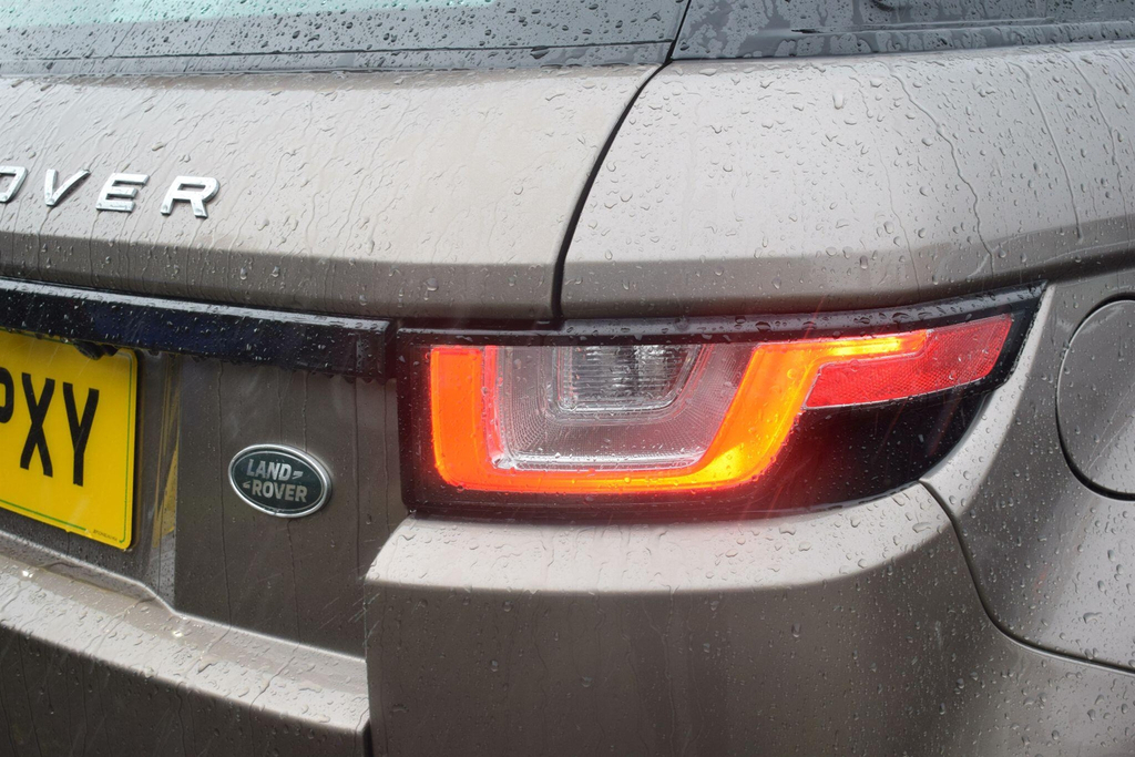 Land Rover Range Rover Evoque 2L Se Tech White #8