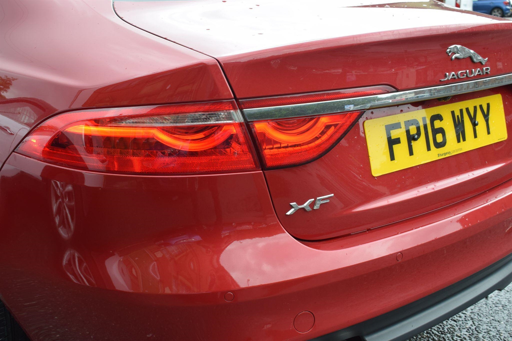 Jaguar XF D Prestige Silver #17