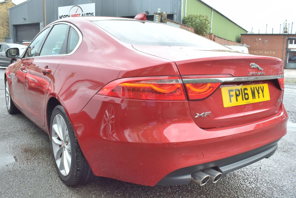 Jaguar XF D Prestige Silver #7