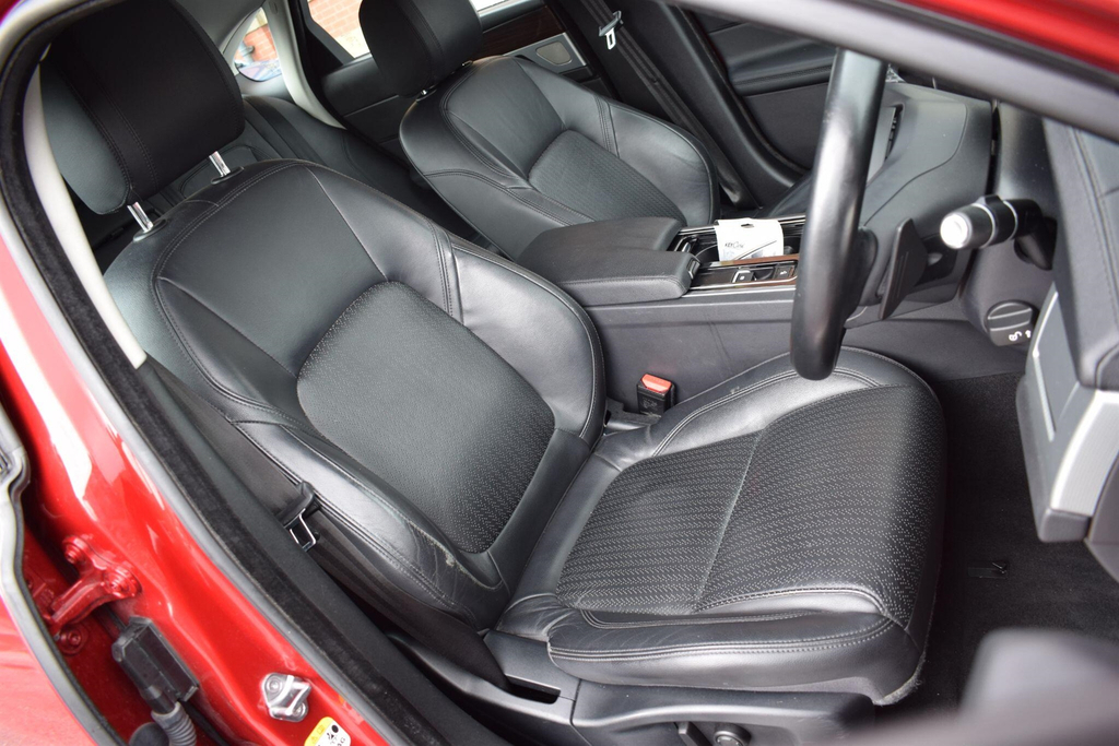 Jaguar XF D Prestige Silver #20