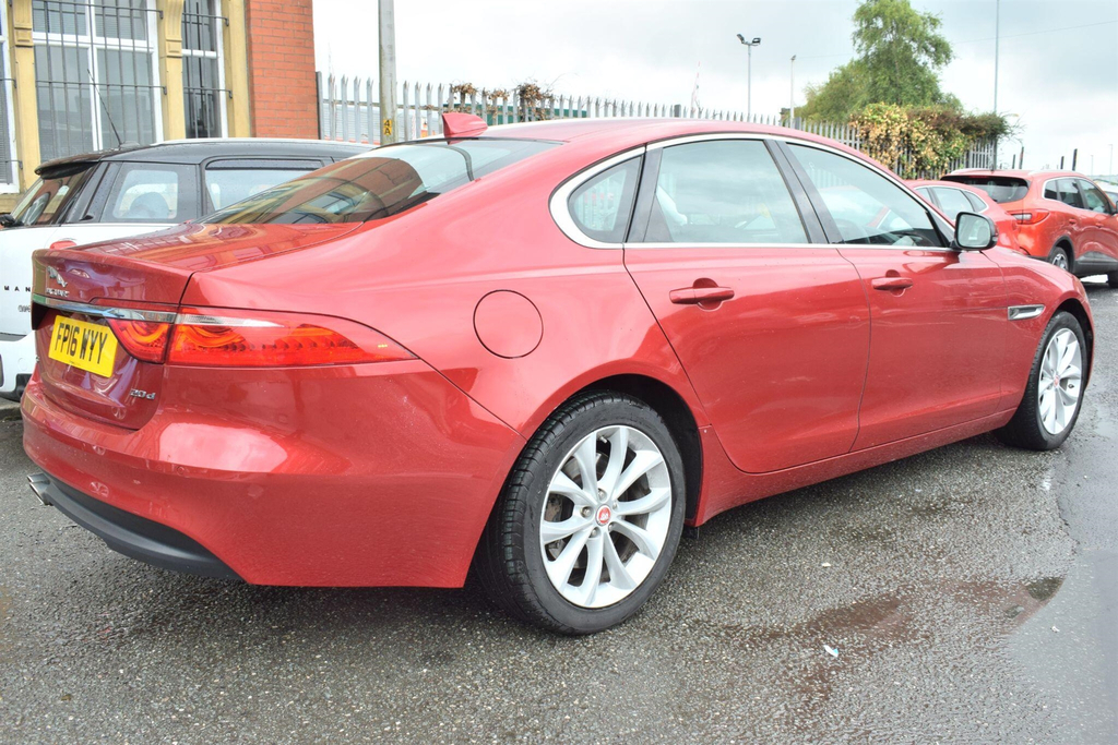 Jaguar XF 2.0D Prestige Euro 6 Ss Red #2