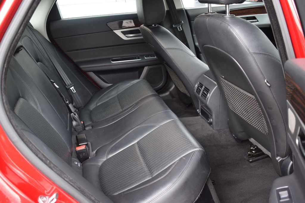 Jaguar XF D Prestige Silver #23