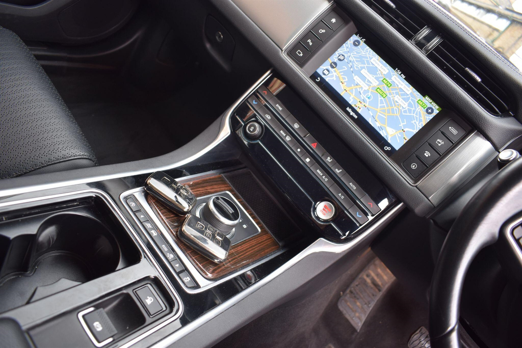 Jaguar XF D Prestige Silver #21