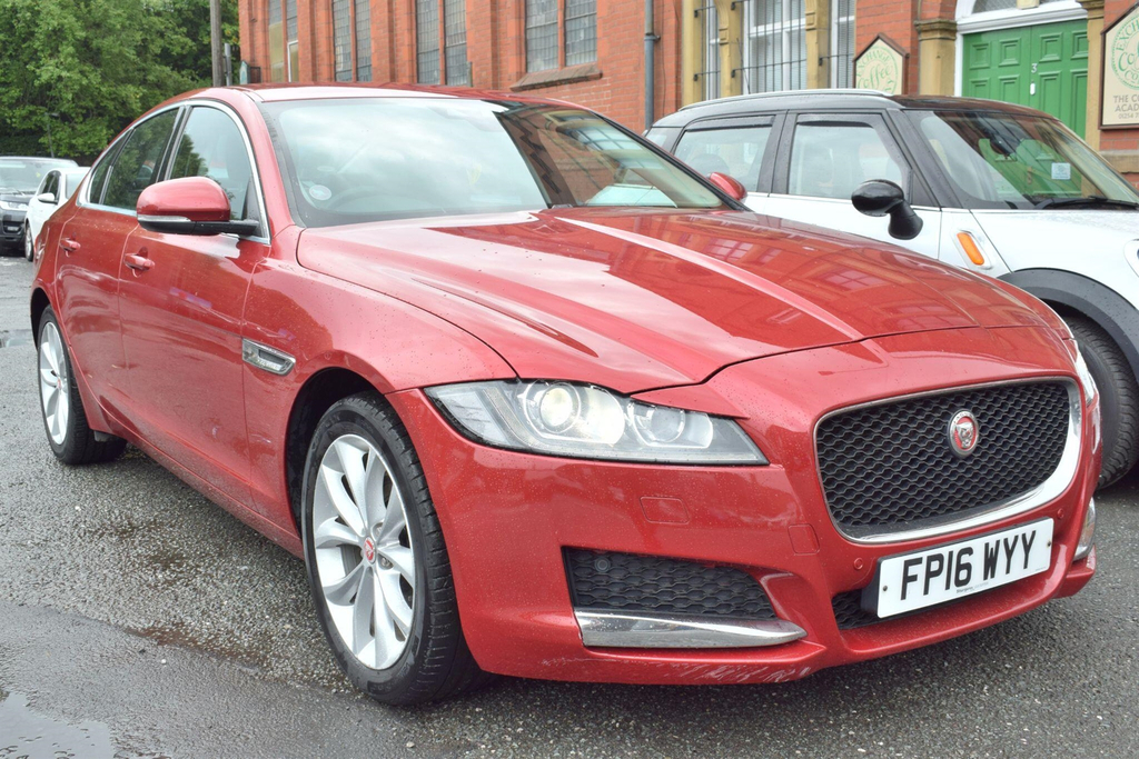 Jaguar XF 2.0D Prestige Euro 6 Ss Red