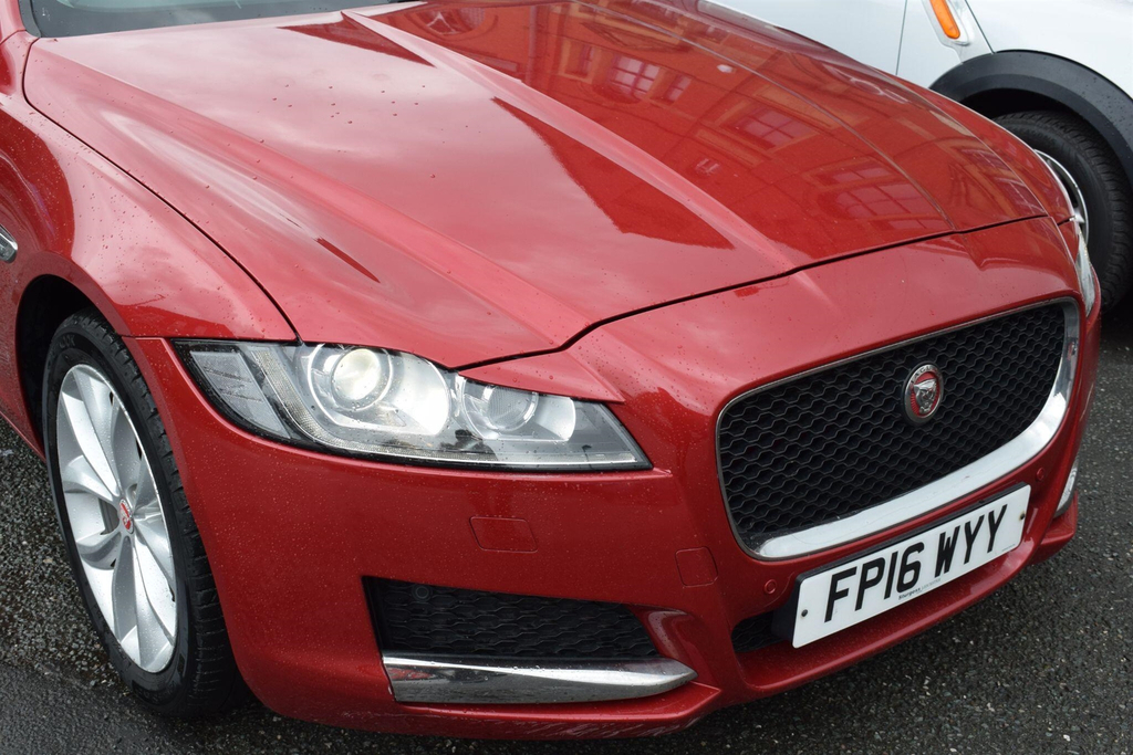 Jaguar XF D Prestige Silver #18