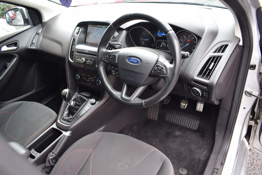 Ford Focus 1.5 Tdci Zetec S Euro 6 Ss Silver #3
