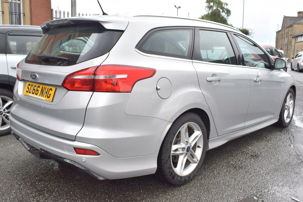 Ford Focus 1.5 Tdci Zetec S Euro 6 Ss Silver #2