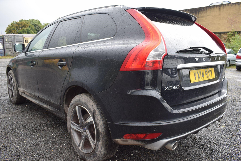 Volvo XC60 D4 R-design White #13