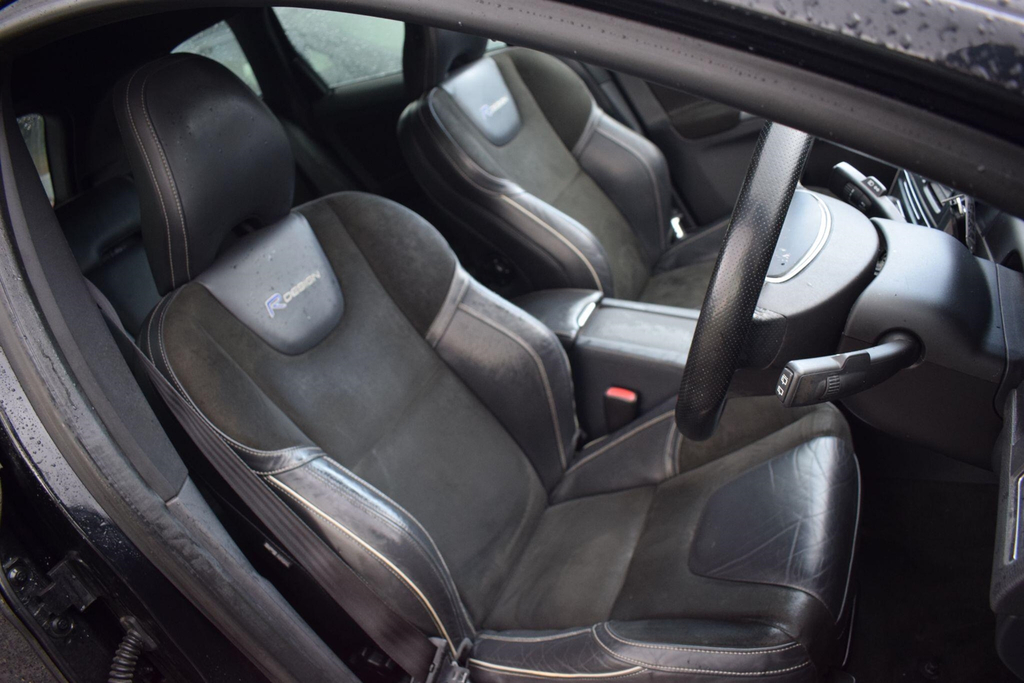 Volvo XC60 D4 R-design White #18