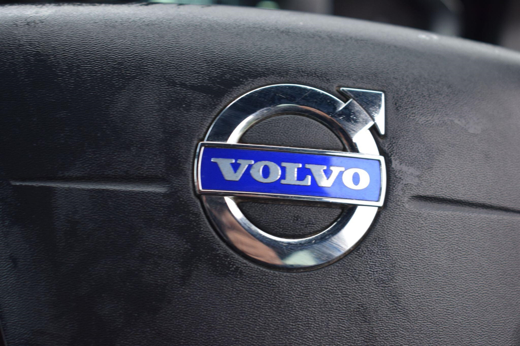 Volvo XC60 D4 R-design White #27
