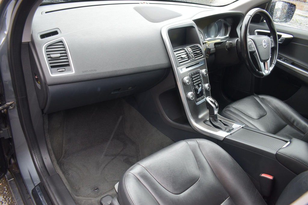 Volvo XC60 Blue #24