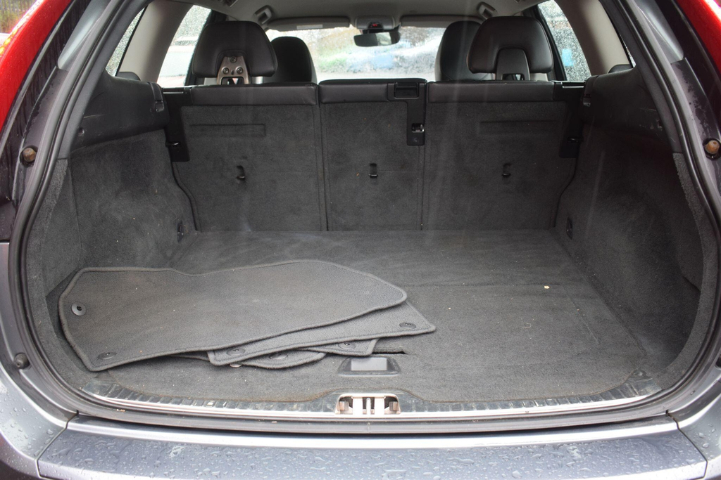 Volvo XC60 Blue #30