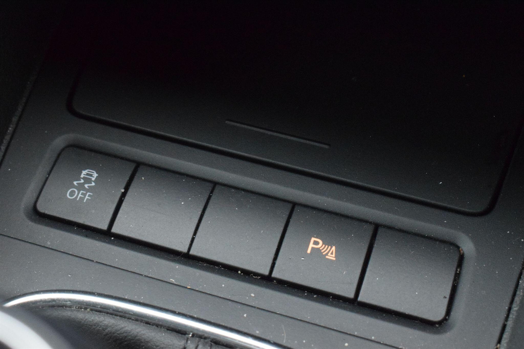 Volkswagen Golf Hatchback Black #30