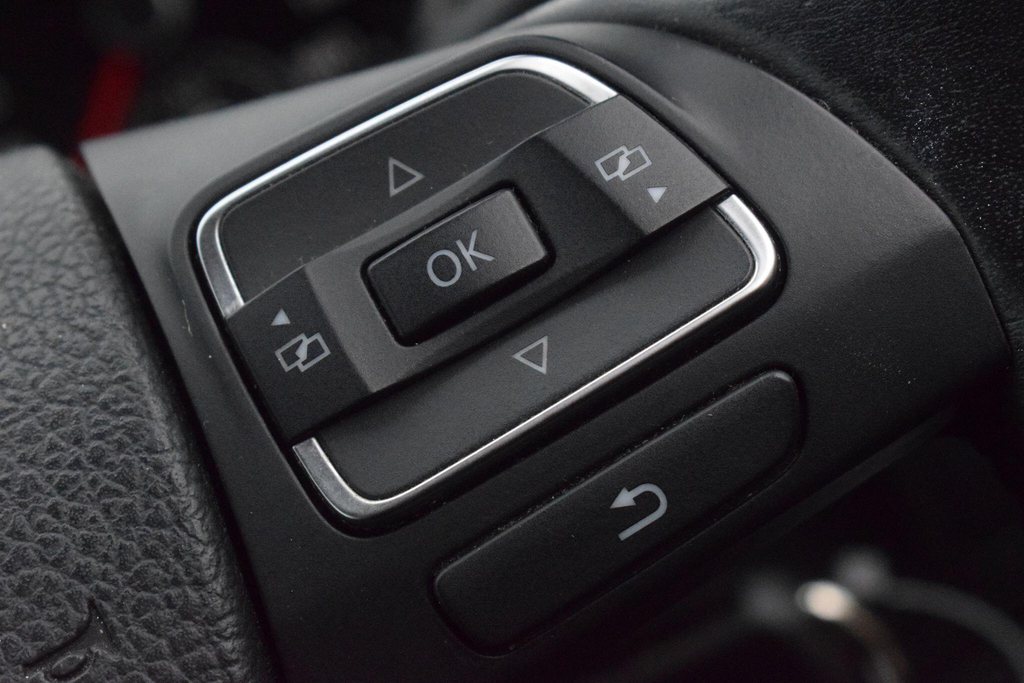 Volkswagen Golf Hatchback Black #35
