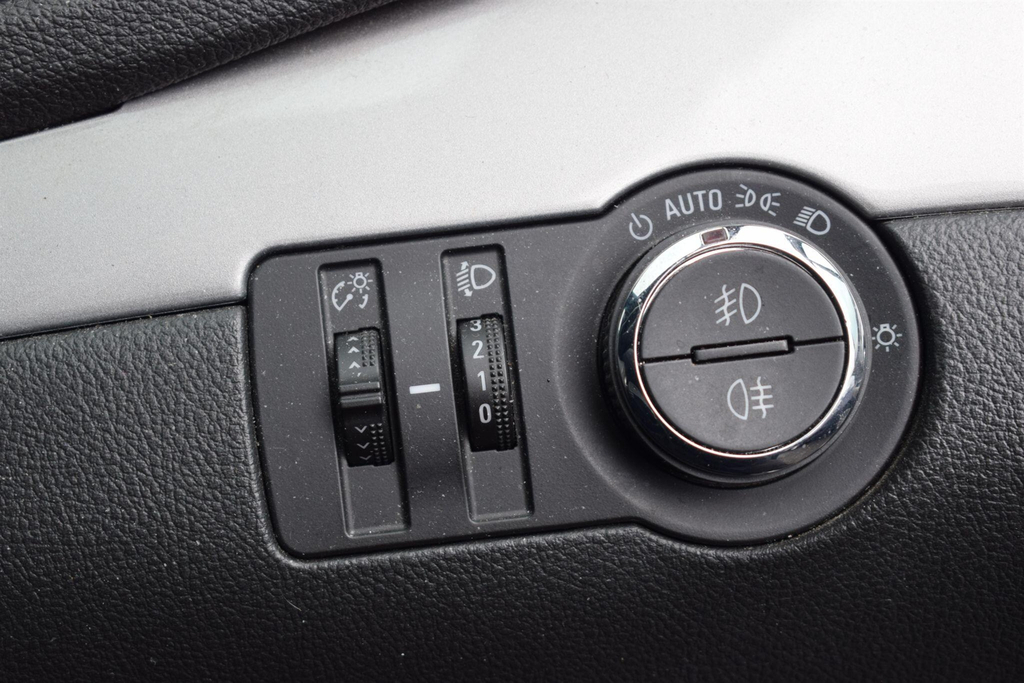 Vauxhall Mokka Tech Line Silver #24