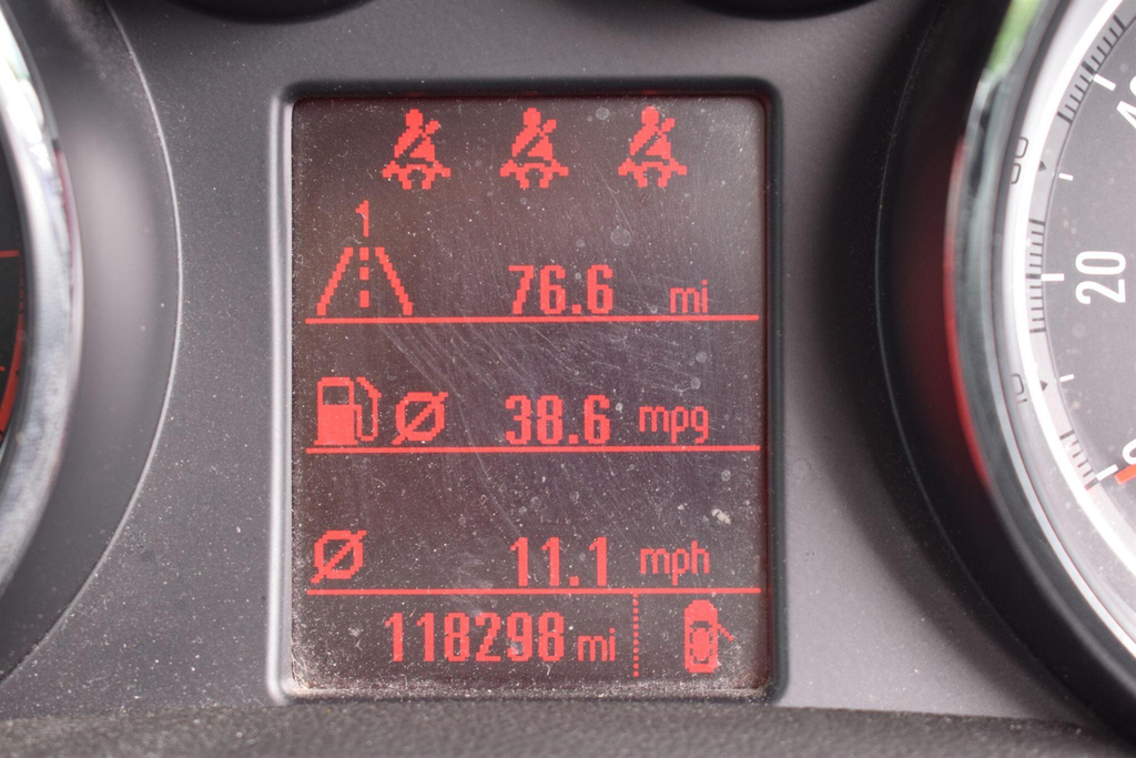 Vauxhall Mokka Tech Line Silver #25