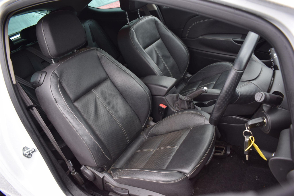 Vauxhall Astra GTC Sri White #17