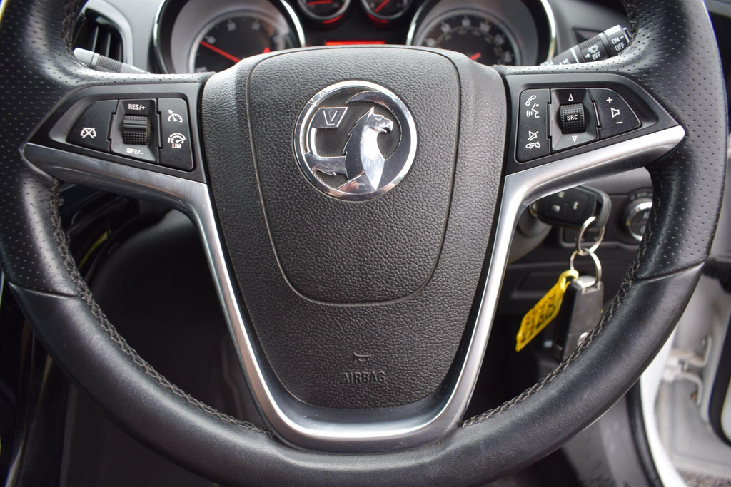 Vauxhall Astra GTC Sri White #33