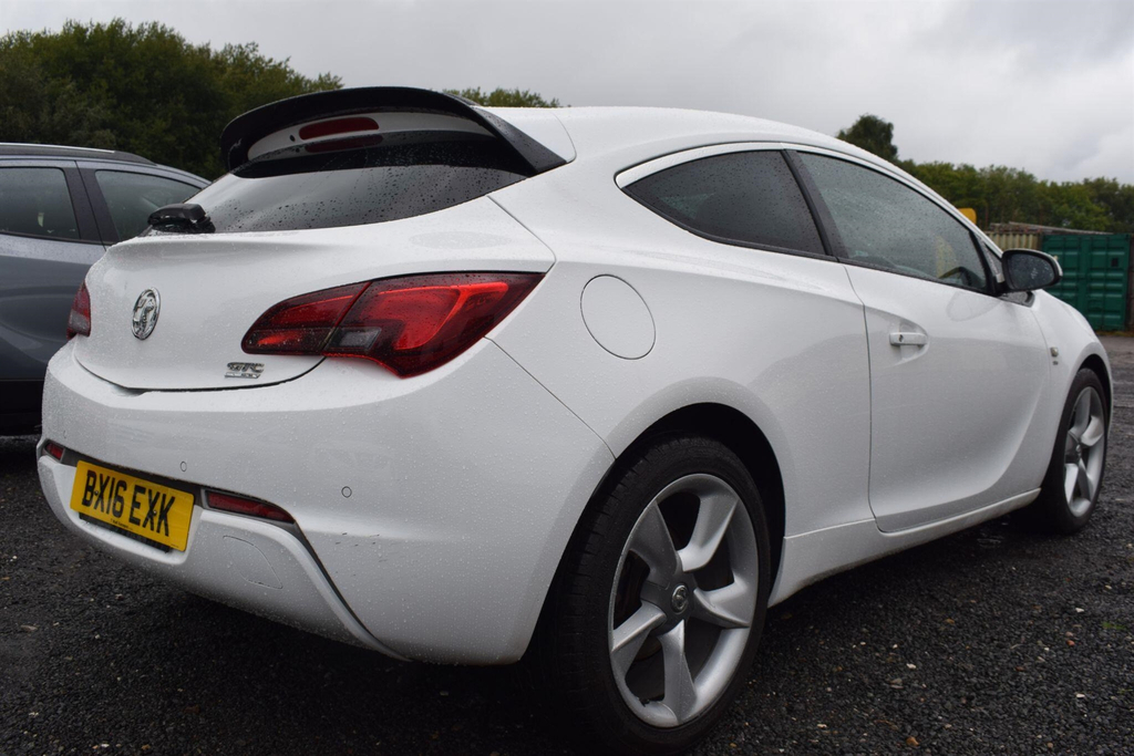 Vauxhall Astra GTC Sri White #13
