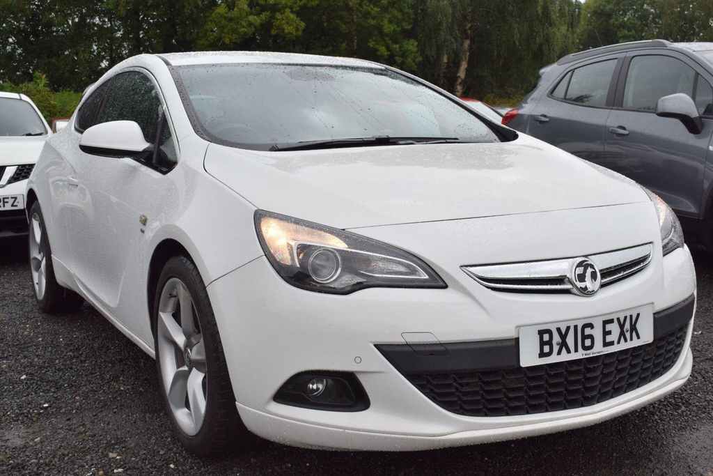 Vauxhall Astra GTC Coupe White