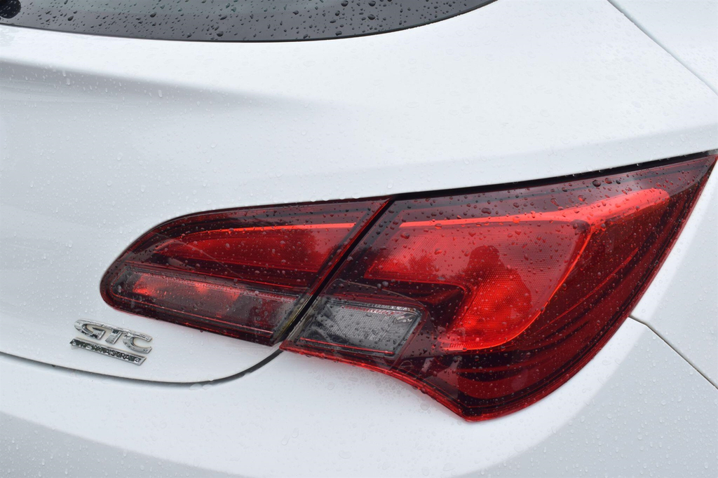Vauxhall Astra GTC Sri White #10