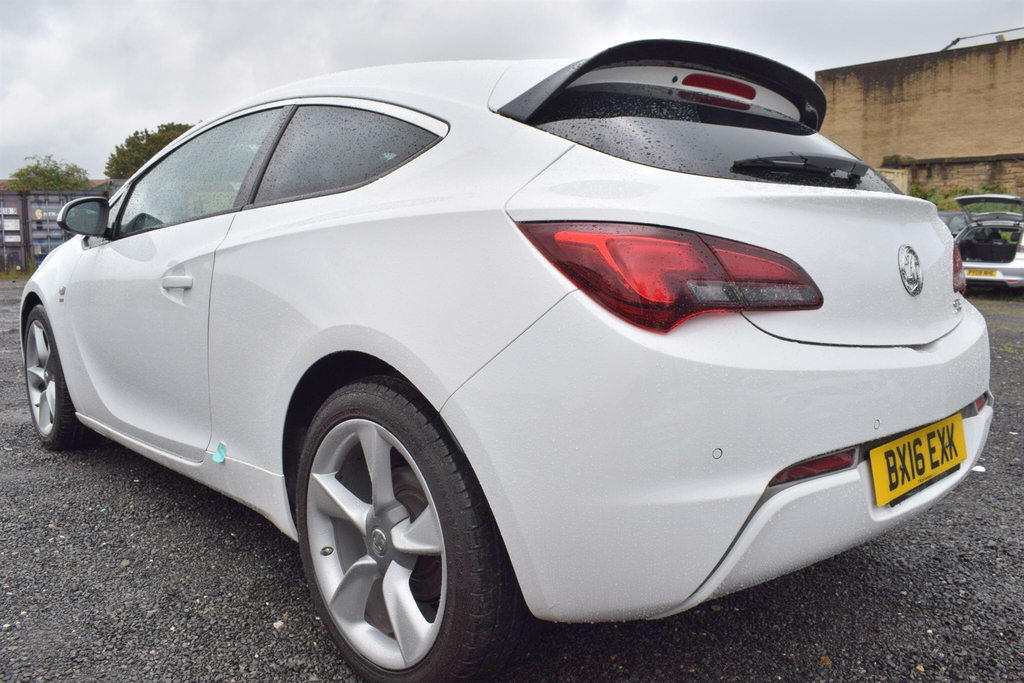 Vauxhall Astra GTC Sri White #7