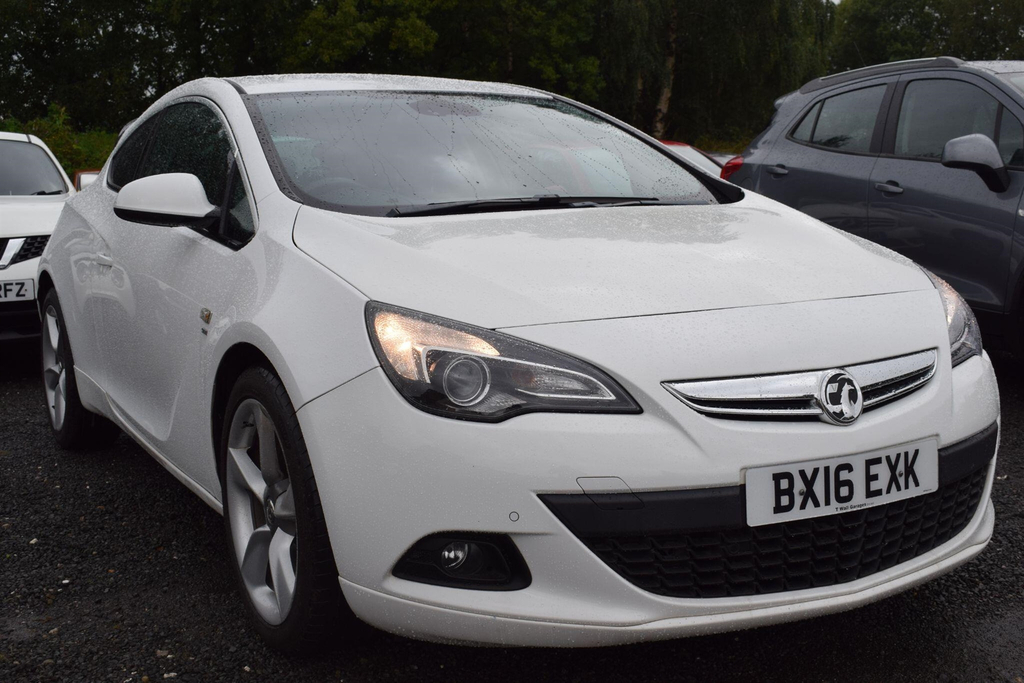 Vauxhall Astra GTC Sri White #9