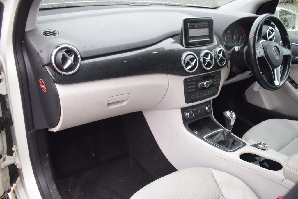 Mercedes-Benz B Class 1.6 White #20
