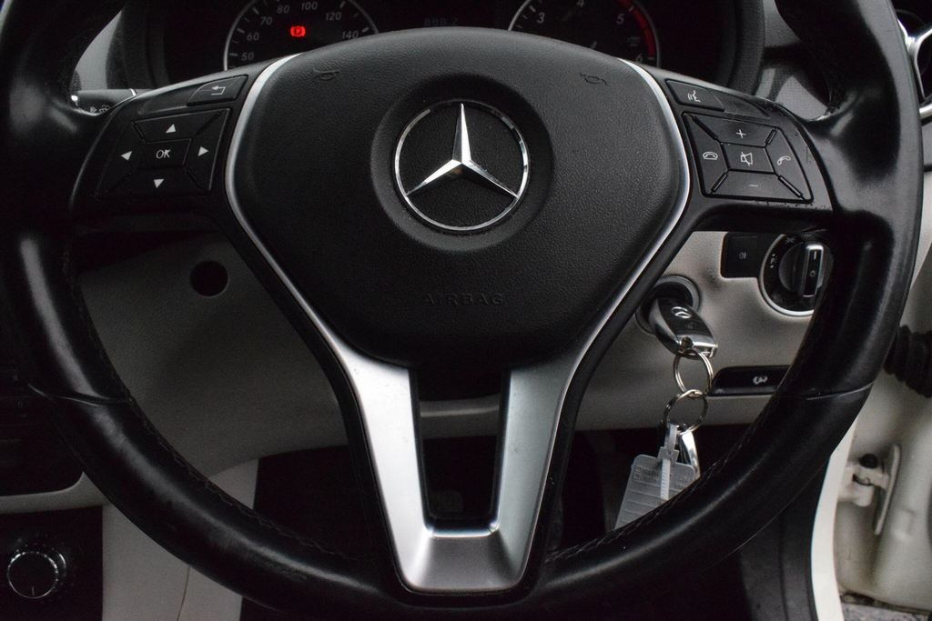 Mercedes-Benz B Class 1.6 White #22