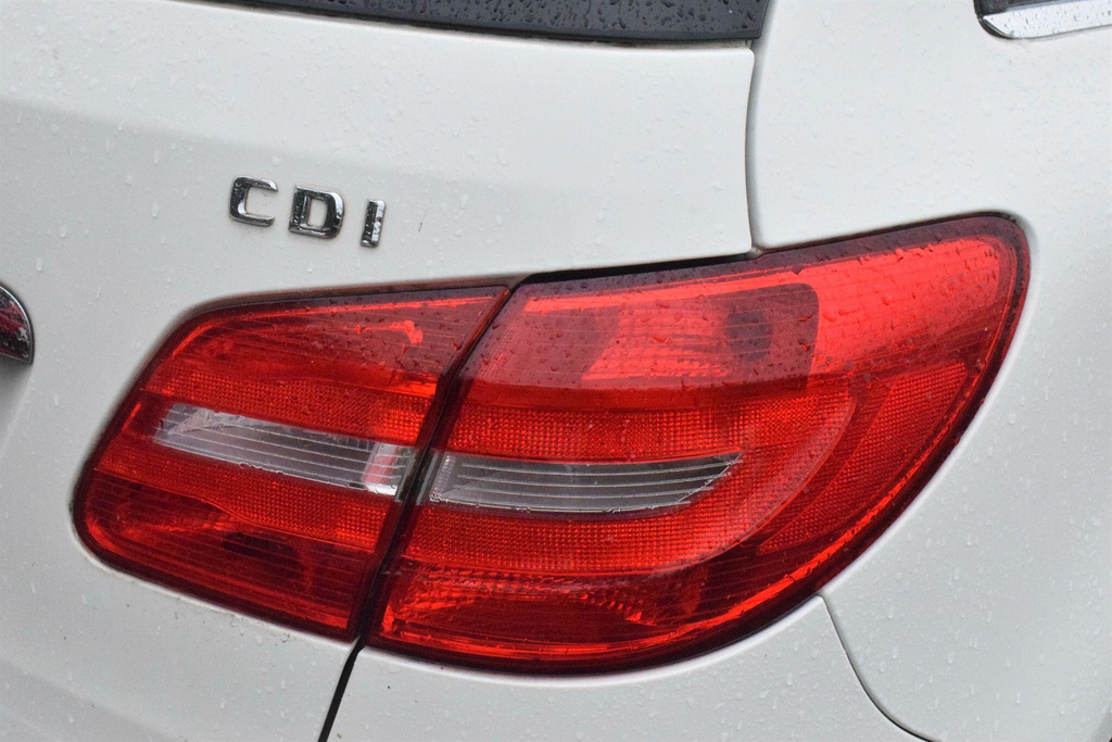 Mercedes-Benz B Class Mpv White #6