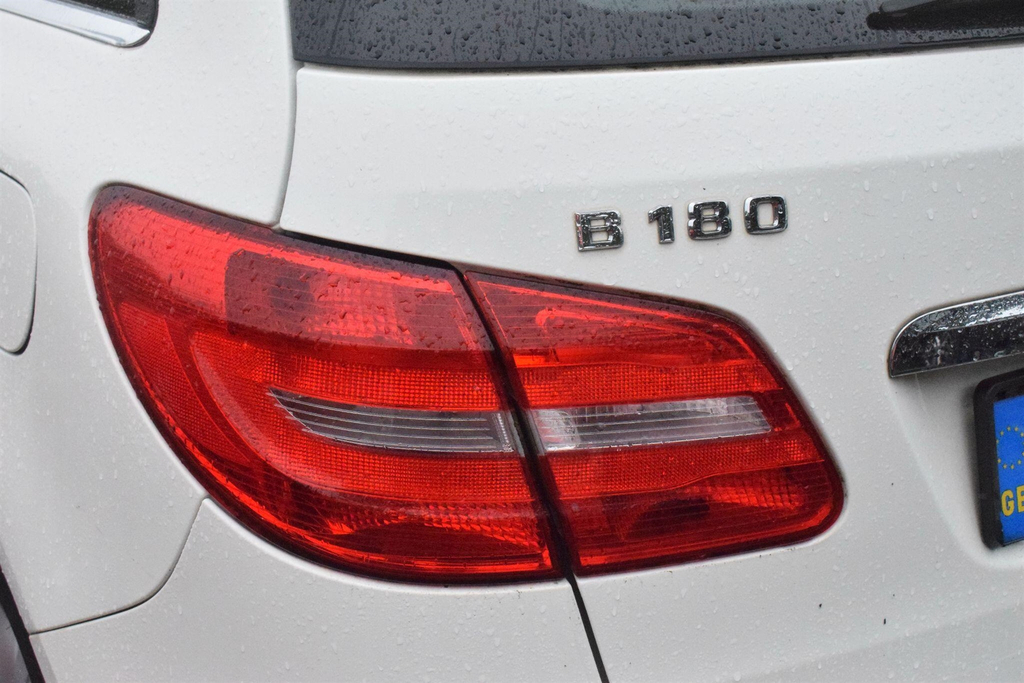 Mercedes-Benz B Class 1.6 White #9