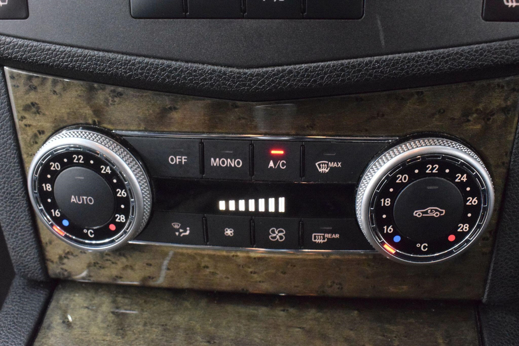 Mercedes-Benz C Class C180 Cgi Blueefficiency Elegance Silver #50