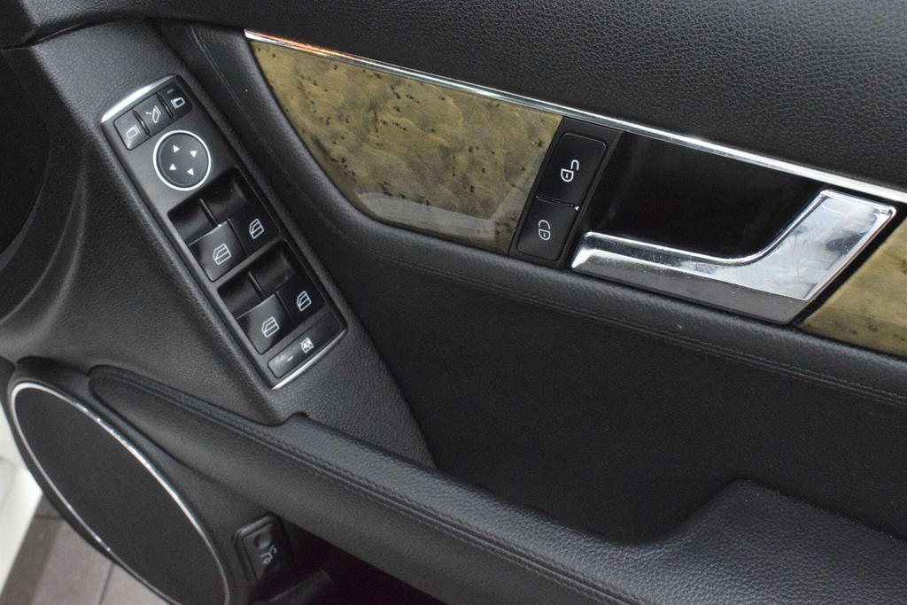 Mercedes-Benz C Class C180 Cgi Blueefficiency Elegance Silver #40