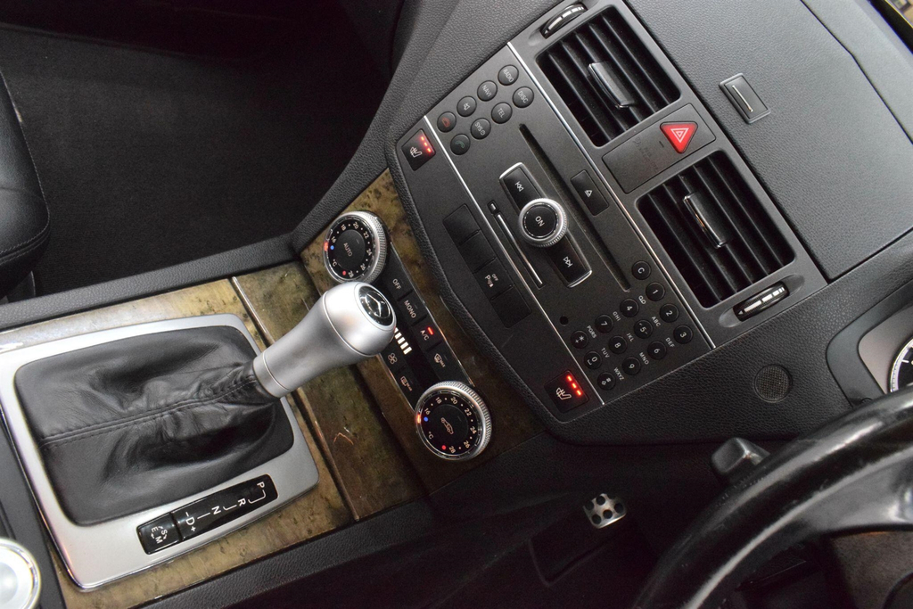 Mercedes-Benz C Class C180 Cgi Blueefficiency Elegance Silver #32