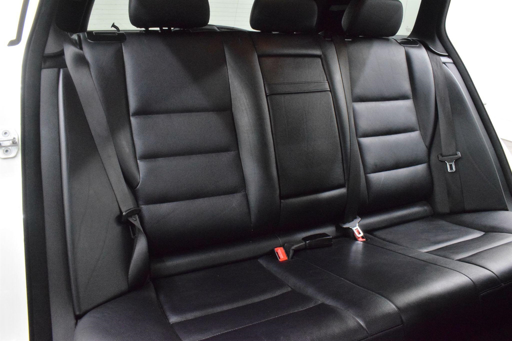 Mercedes-Benz C Class C180 Cgi Blueefficiency Elegance Silver #35