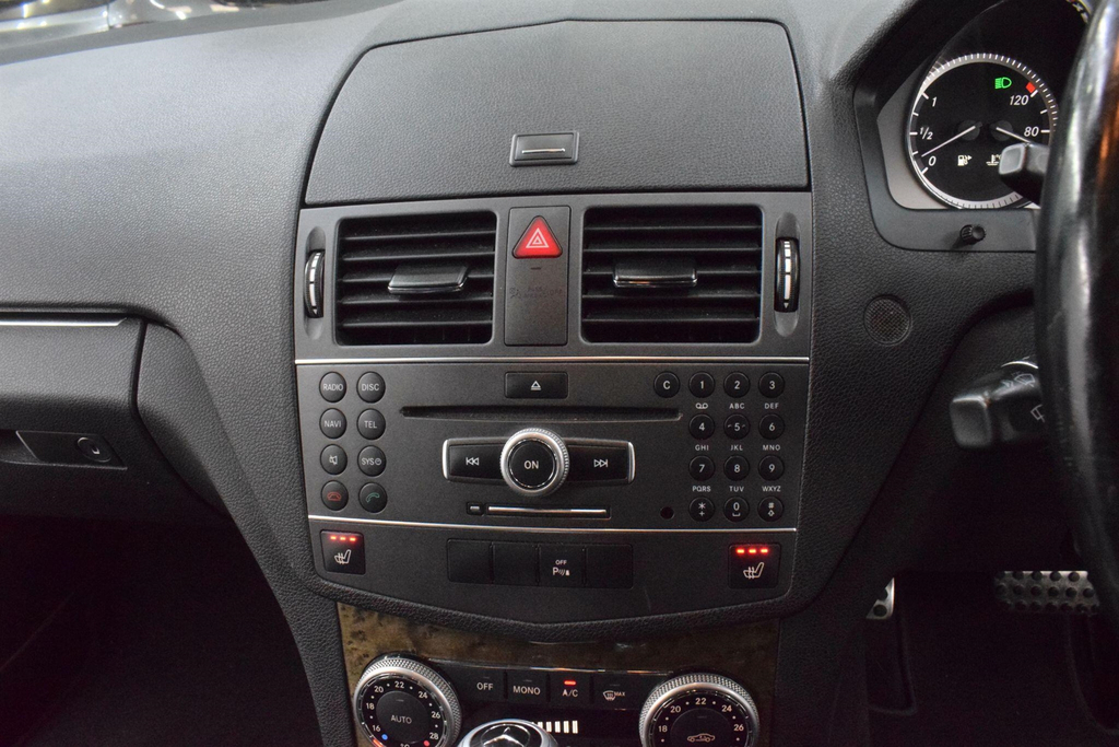 Mercedes-Benz C Class C180 Cgi Blueefficiency Elegance Silver #44