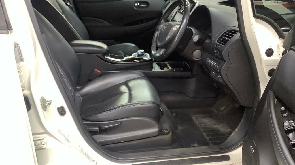 Nissan Leaf Leaf Acenta Flex Red #9