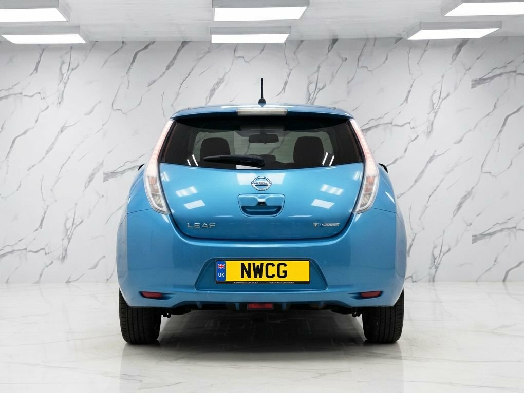 Nissan Leaf Hatchback Blue #5
