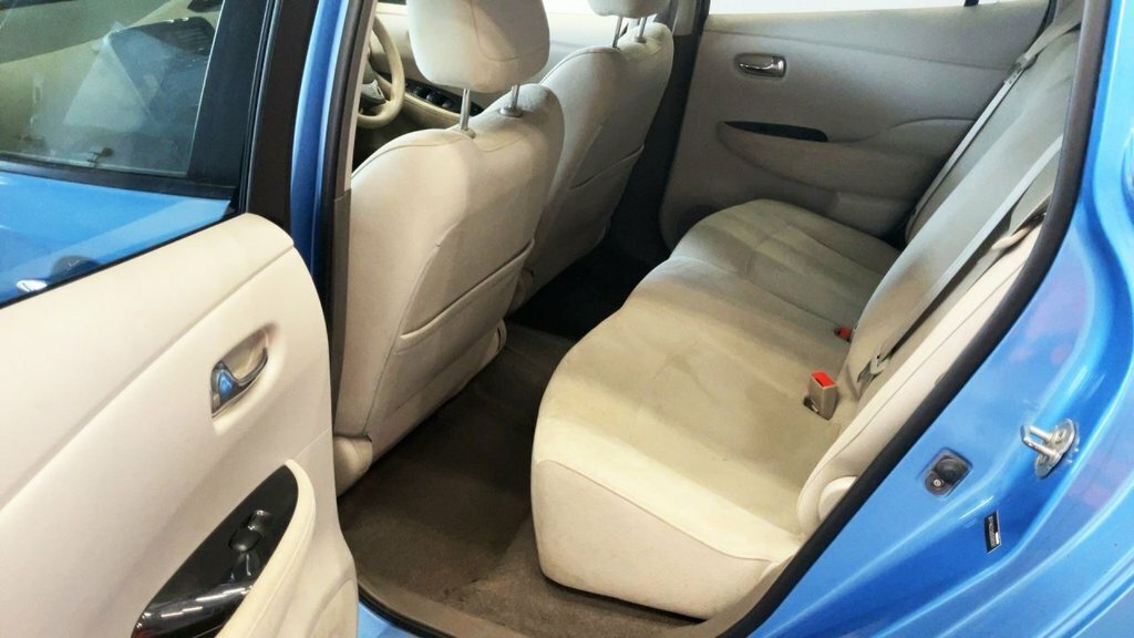 Nissan Leaf Hatchback Blue #10