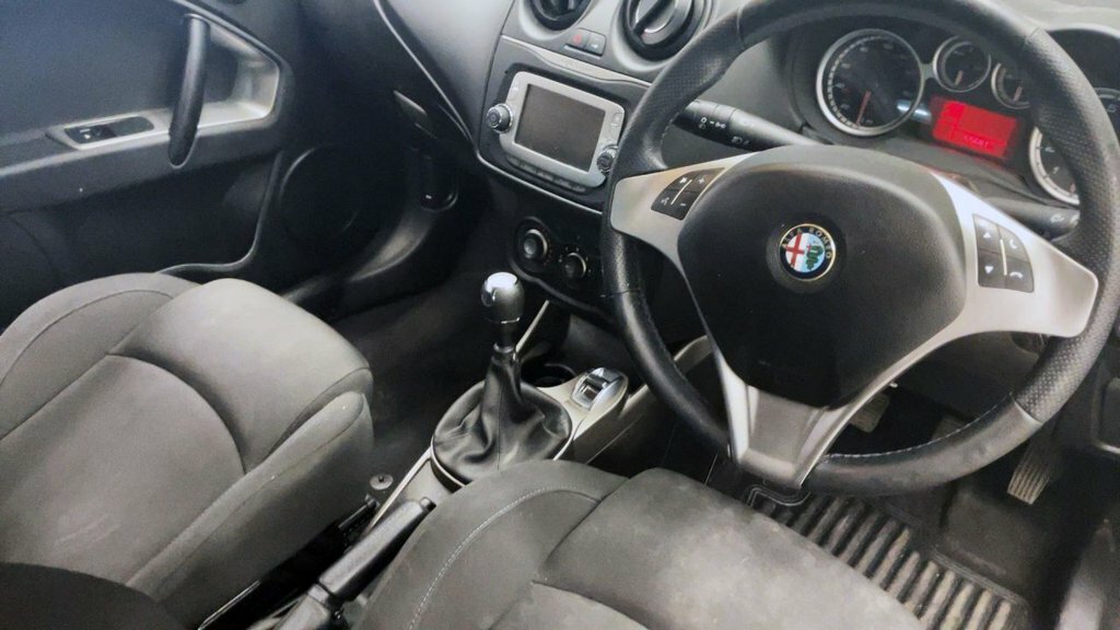 Alfa Romeo MiTo Hatchback White #8