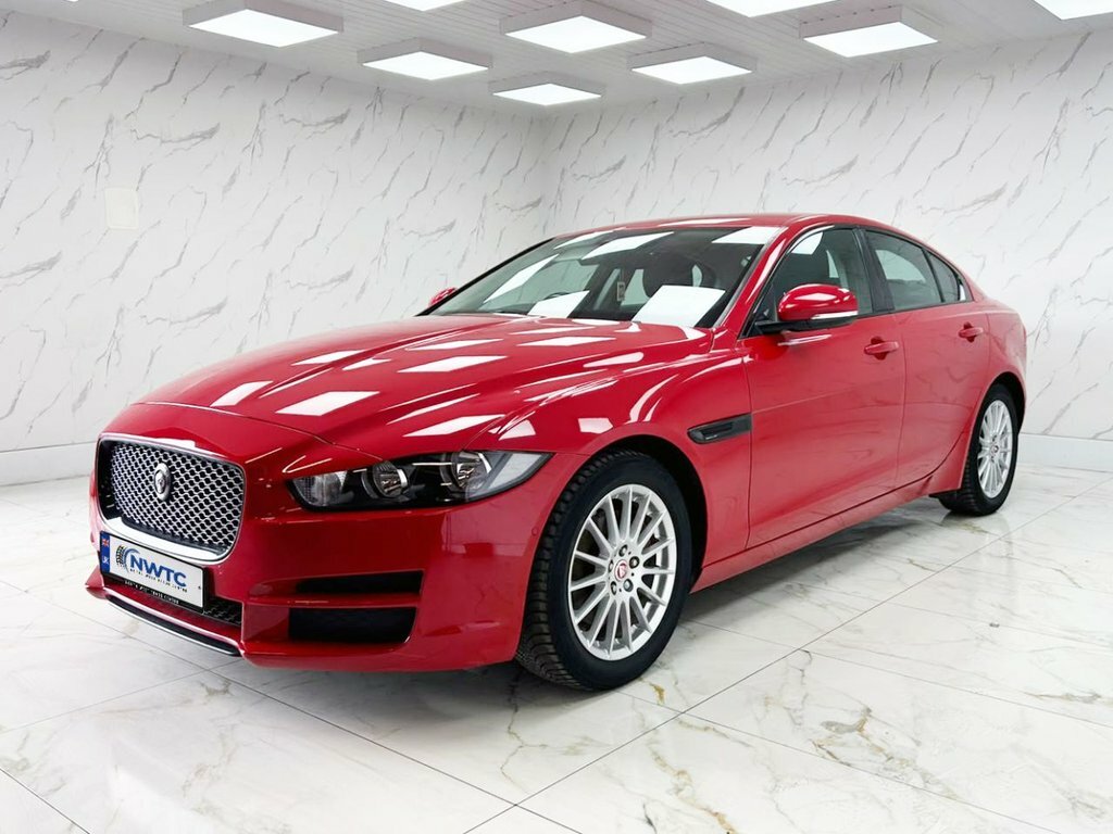 Jaguar XE 2L Se Red #5