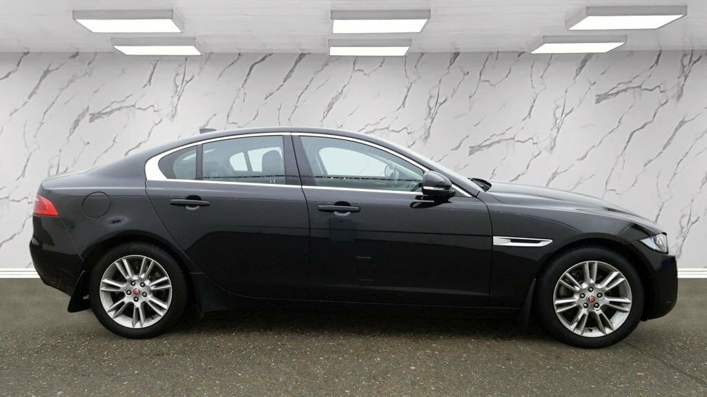Jaguar XE 2L Prestige PE17XSG Black #5