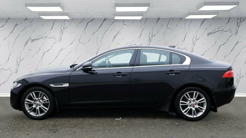 Jaguar XE 2L Prestige PE17XSG Black #6