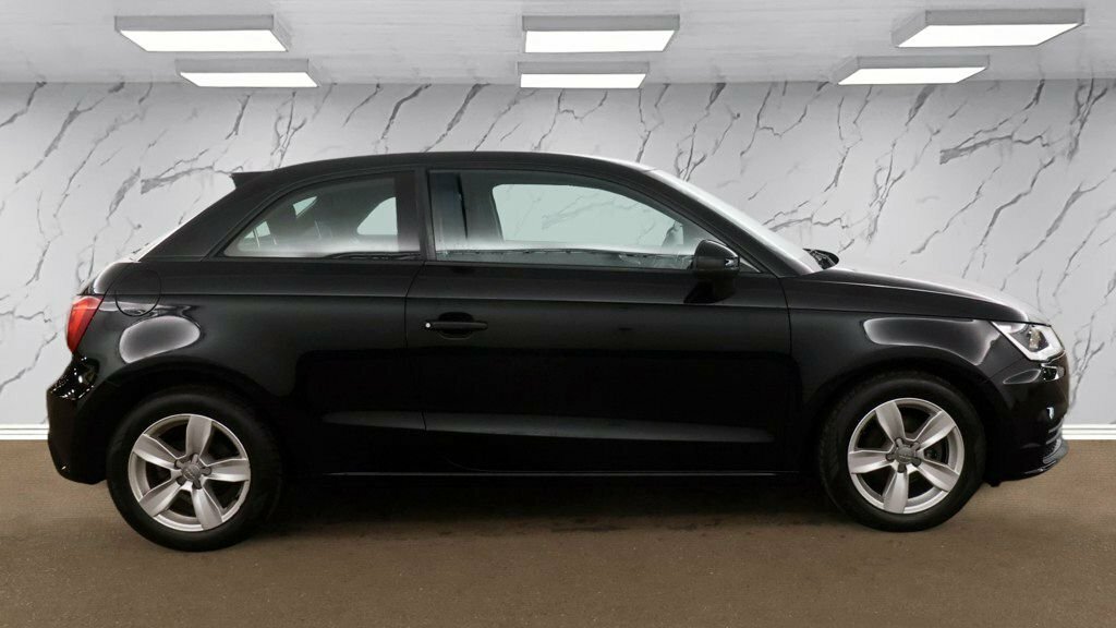 Audi A1 1L Se WN67OPK Black #5